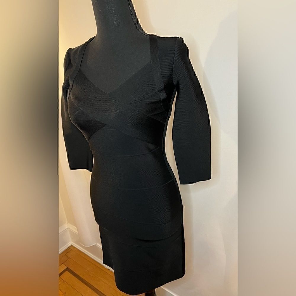 ⭐️5/$25 SALE White House Black Market Black slimming bodycon dress Size XXS - Picture 6 of 16